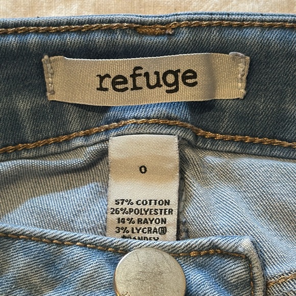 Refuge Light Blue Jeans. - Picture 3 of 4